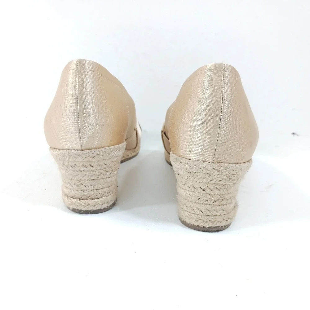 Easy Street Womens Espadrille Wedge Sandals Champagne Gold Peep Toe 31-8954 9.5N